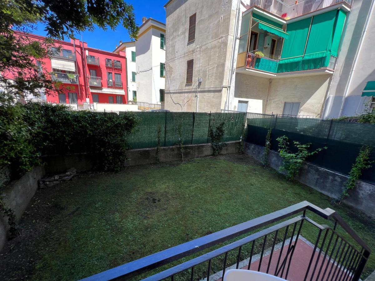 Manubella Appartamento 5 Vani Con Giardino La Spezia Eksteriør billede